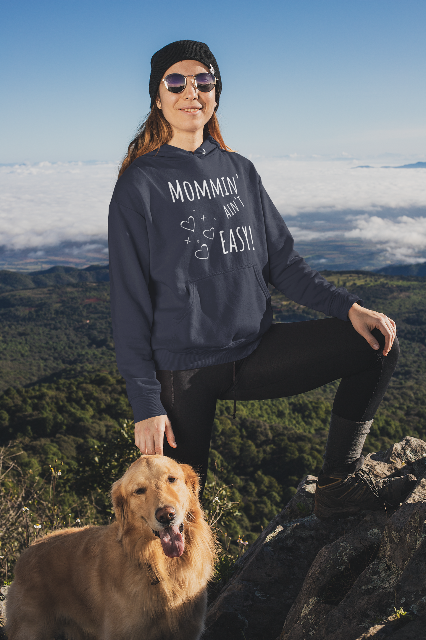 MOMMIN' AIN'T EASY! - Women's Premium Cozy Hoodie for Moms