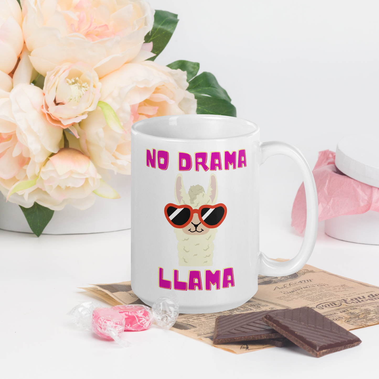 Take a break from the daily grind and enjoy a drama-free moment with our "NO DRAMA LLAMA" mug! 🦙 ☕