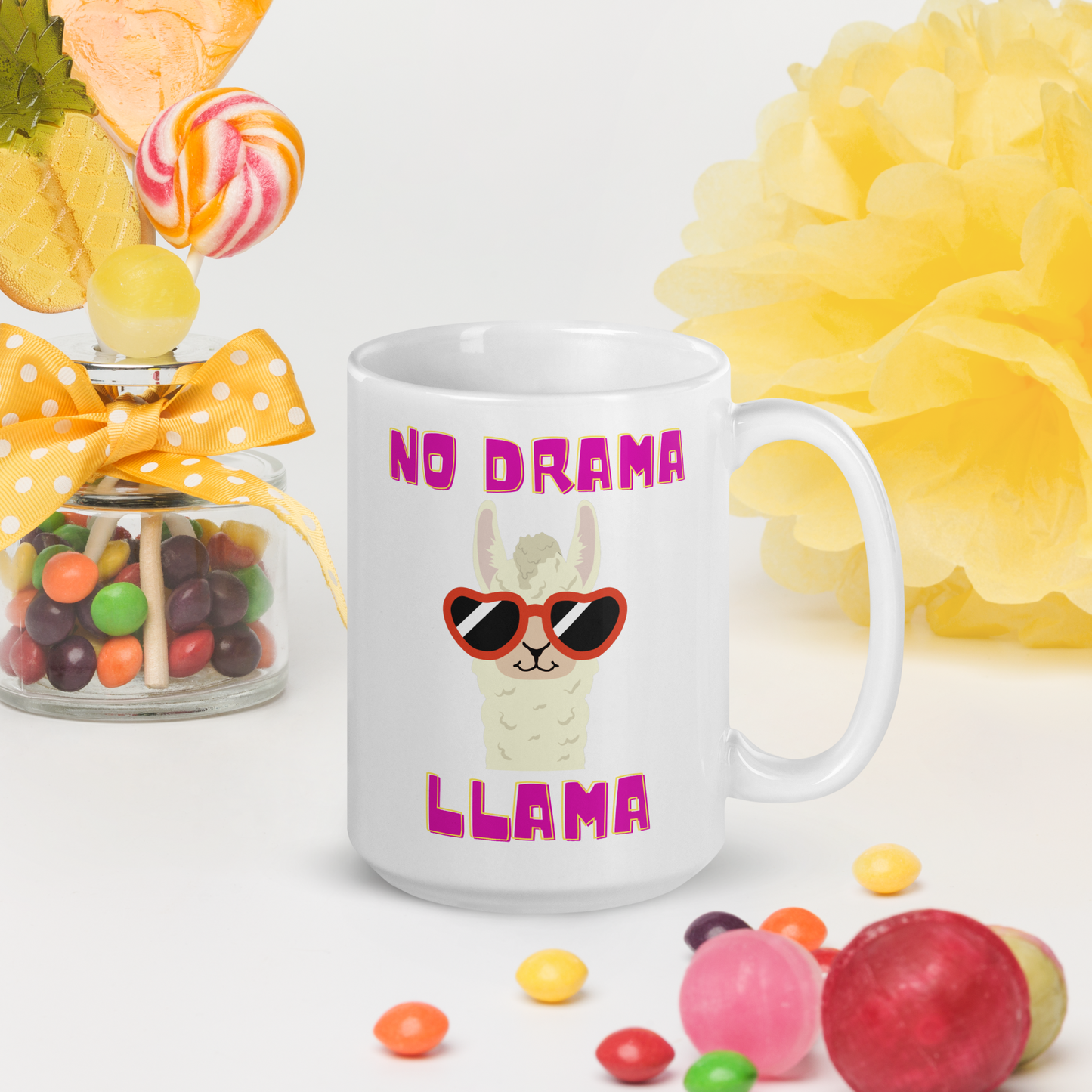 Take a break from the daily grind and enjoy a drama-free moment with our "NO DRAMA LLAMA" mug! 🦙 ☕