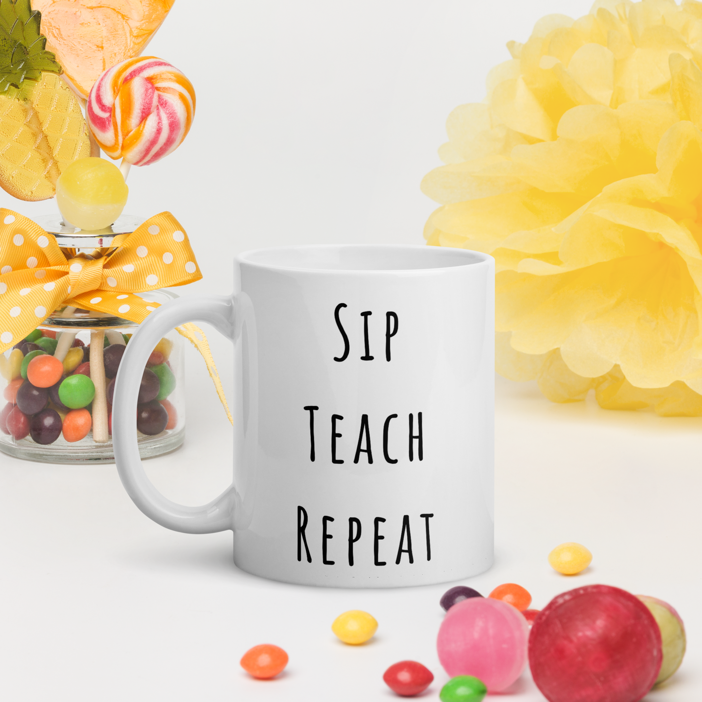 🍎 'Sip Teach Repeat' Teacher Mug 📚 | 11oz Ceramic | Celebrate Educators Every Morning | Perfect Coffee Companion